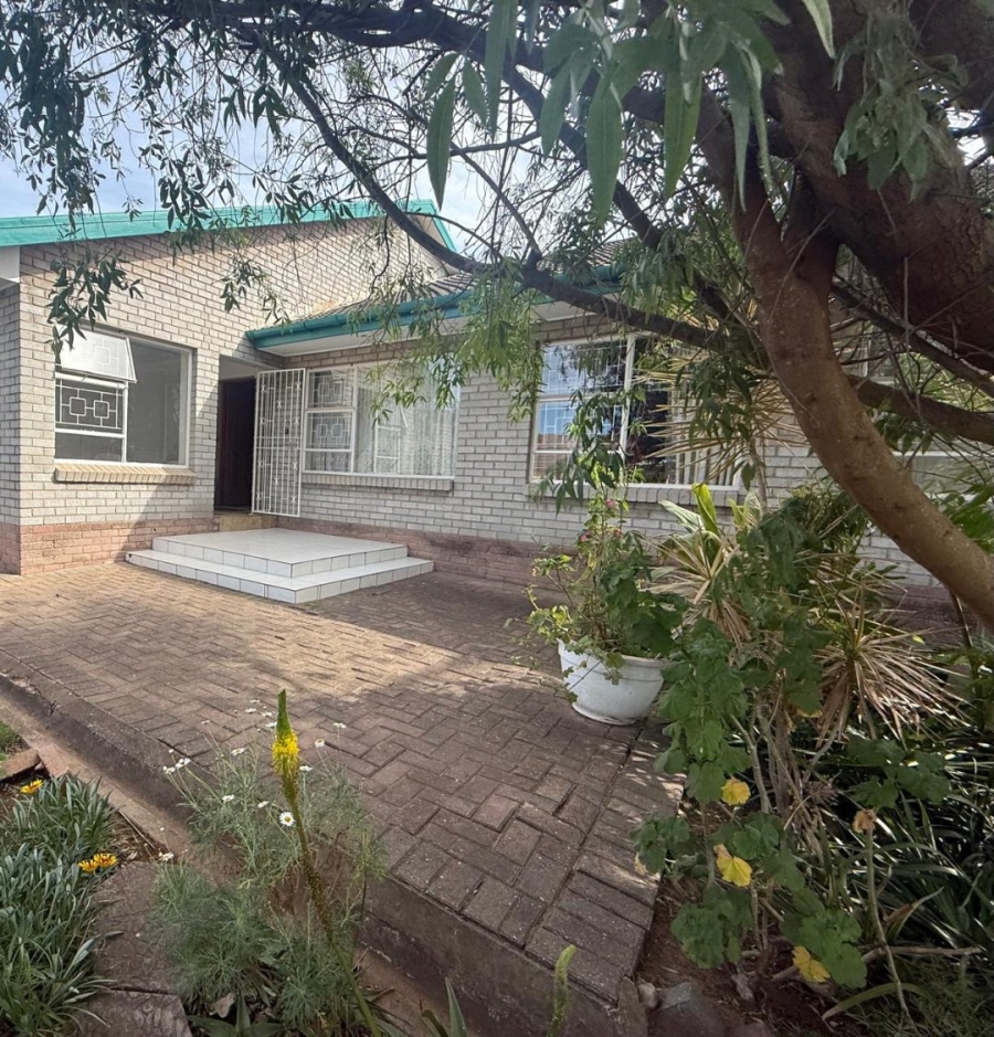7 Bedroom Property for Sale in Bothasrus Eastern Cape